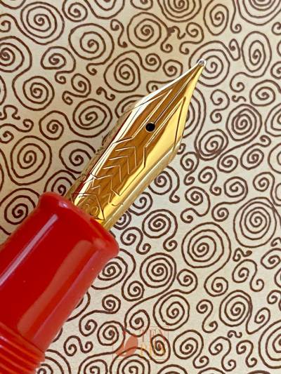 OMAS　オマス　EXTRA　556　ogiva バーガンディ　M OMAS OGIVA 556 - Red resin | Tenpen - By Letizia Iacopini